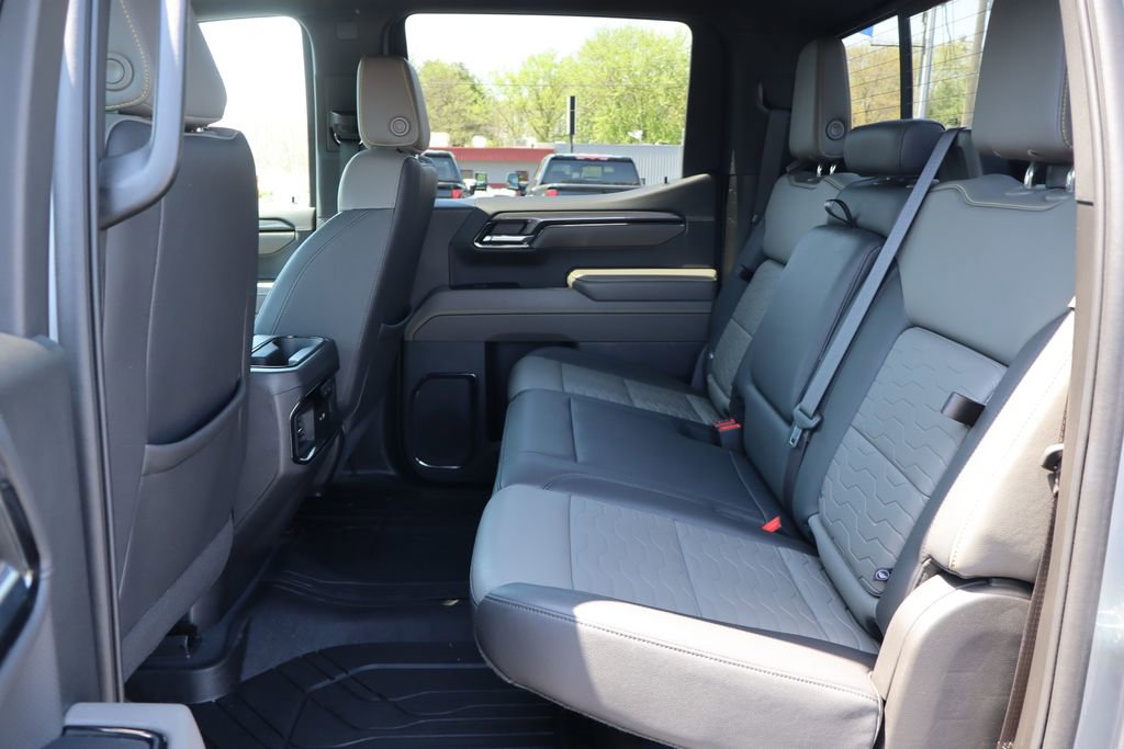 Used 2023 Chevrolet Silverado 1500 ZR2 w/ Technology Package AWD/4WD image 24