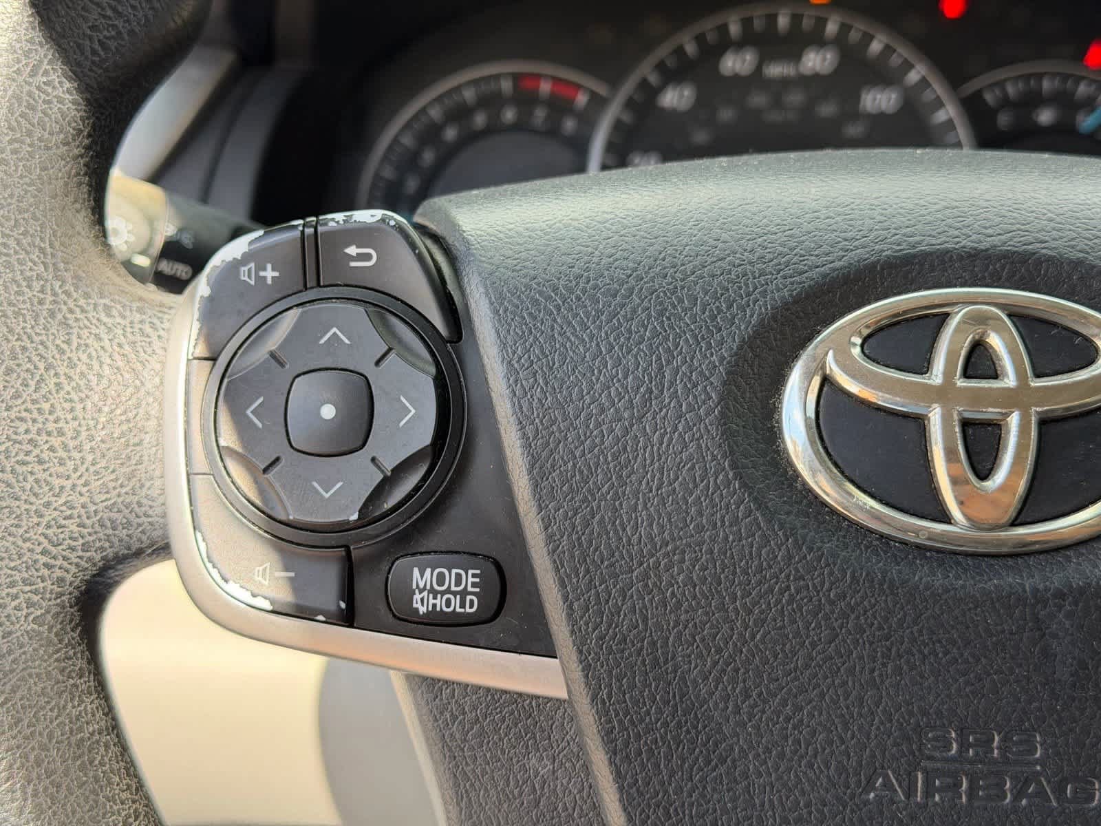 Used 2013 Toyota Camry LE FWD image 19