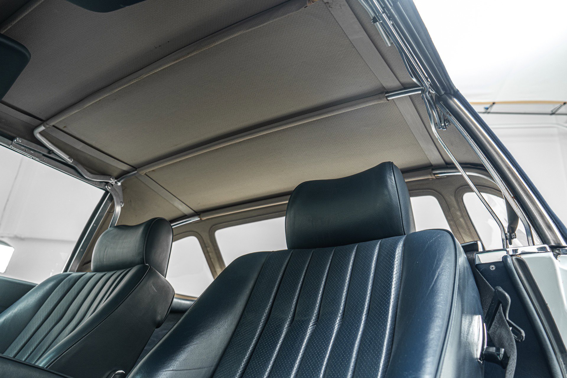 Used 1987 Mercedes-Benz 560 SL image 42