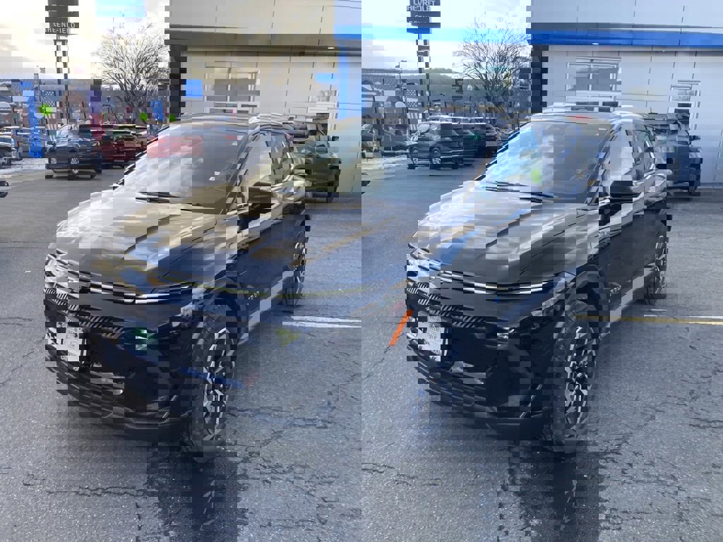 New 2026 Chevrolet Equinox EV LT image 3