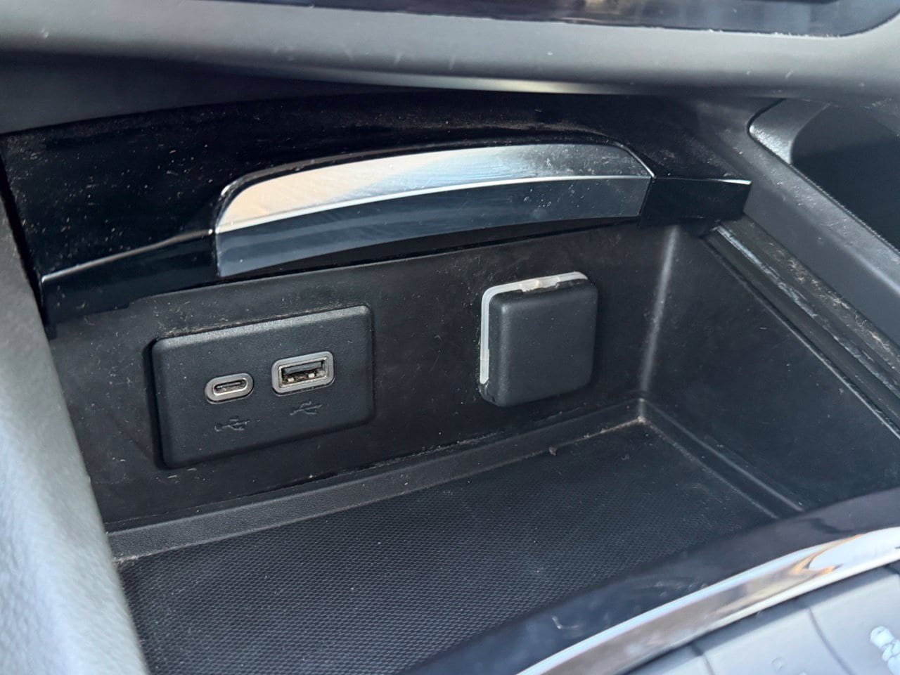 Used 2023 Buick Envision Essence FWD image 19
