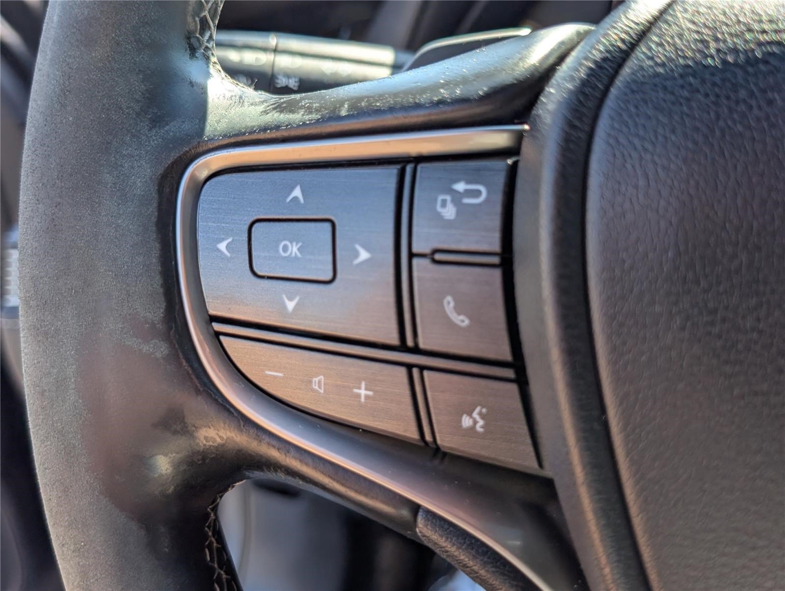 Used 2019 Lexus LS 500 AWD w/ Accessory Package (Z2) image 23