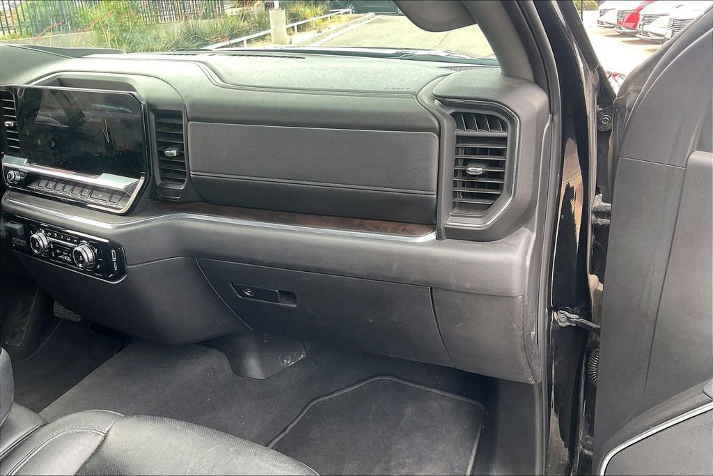 Used 2025 GMC Sierra 1500 SLT image 16