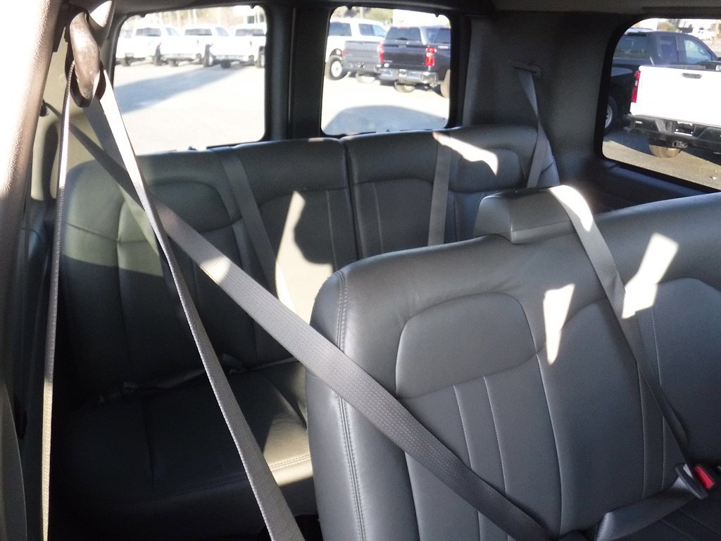 Used 2020 Chevrolet Express 3500 LS image 6