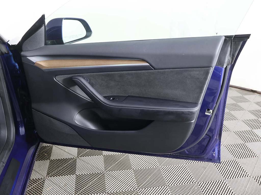 Used 2023 Tesla Model 3 Performance image 25