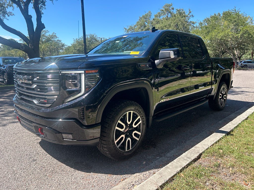 Used 2024 GMC Sierra 1500 AT4 w/ Technology Package AWD/4WD image 2