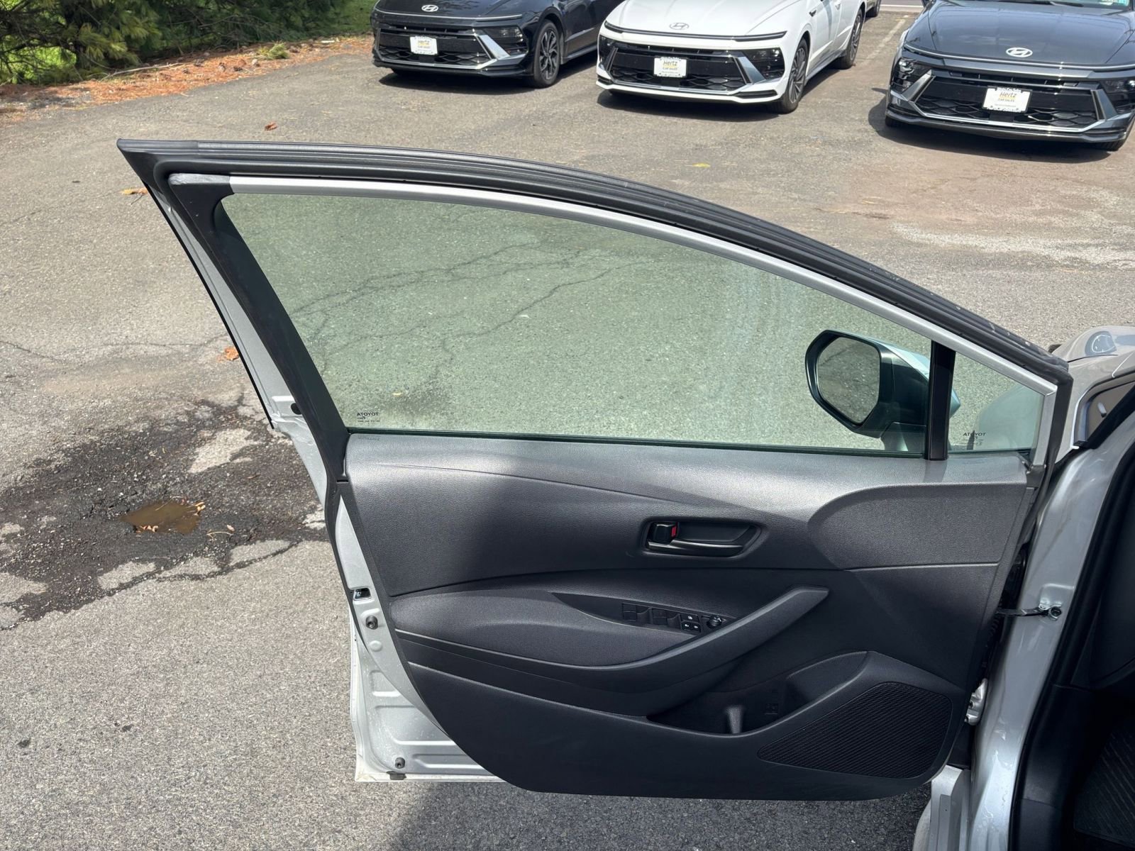 Used 2025 Toyota Corolla LE FWD image 18