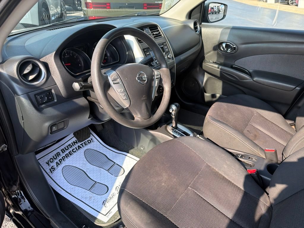 Used 2015 Nissan Versa SV FWD image 12