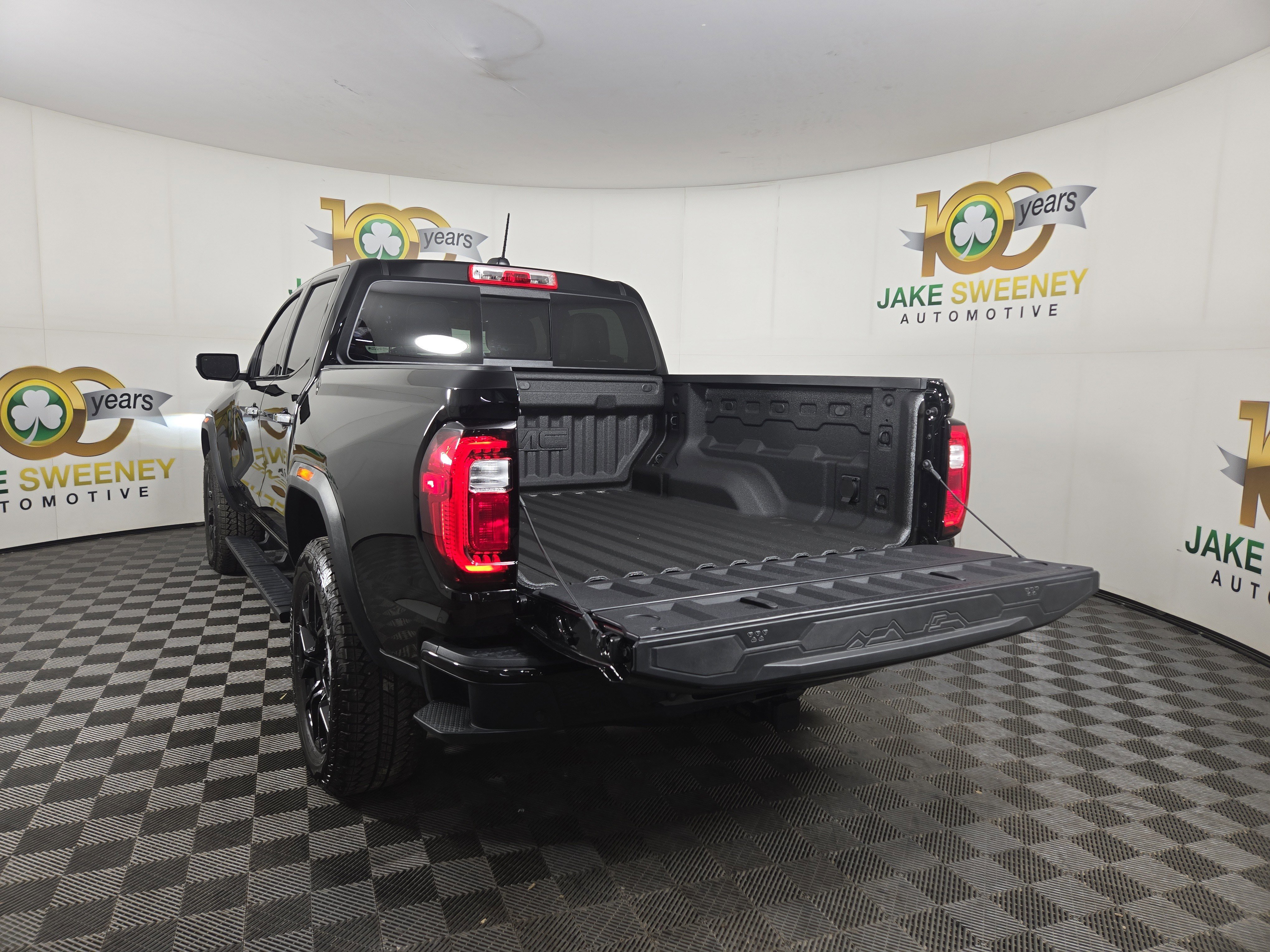 Certified 2025 GMC Canyon Denali w/ LPO, Denali Black Edition image 26