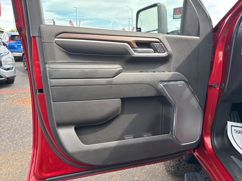 Used 2024 Chevrolet Silverado 2500 High Country w/ Technology Package AWD/4WD image 11