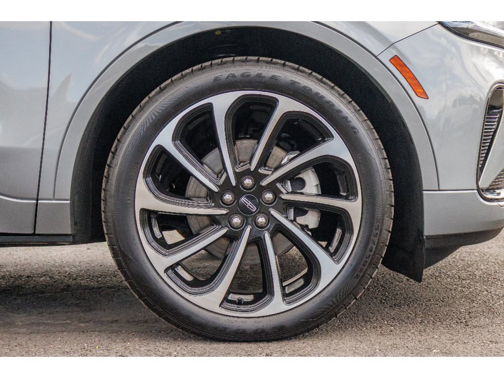 Used 2025 Lincoln Nautilus Black Label AWD/4WD image 9