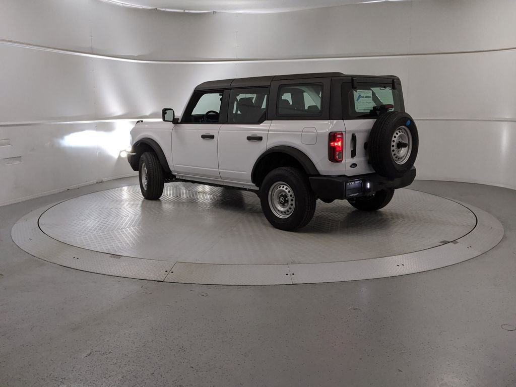 New 2025 Ford Bronco 4-Door image 4