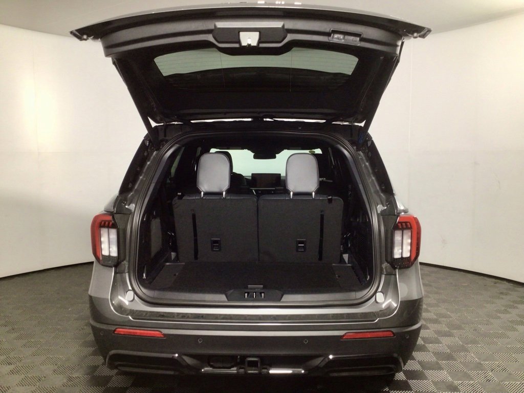 New 2025 Ford Explorer ST-Line image 13