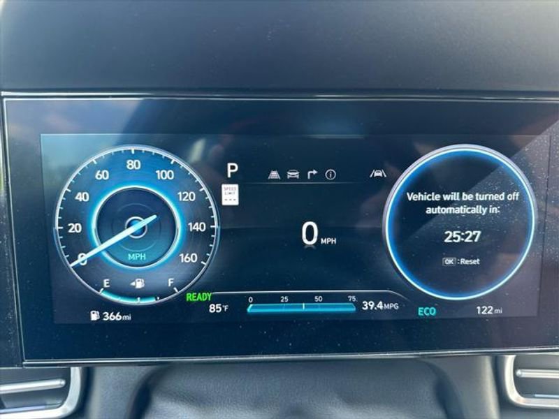 New 2025 Hyundai Elantra Limited image 19