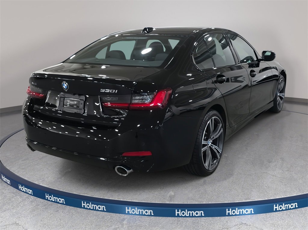 Certified 2023 BMW 330i xDrive Sedan w/ Convenience Package image 5