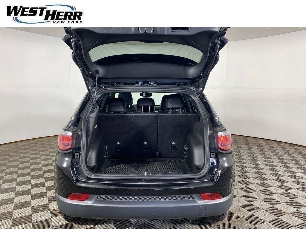 Used 2023 Jeep Compass Latitude w/ Convenience Group AWD/4WD image 46