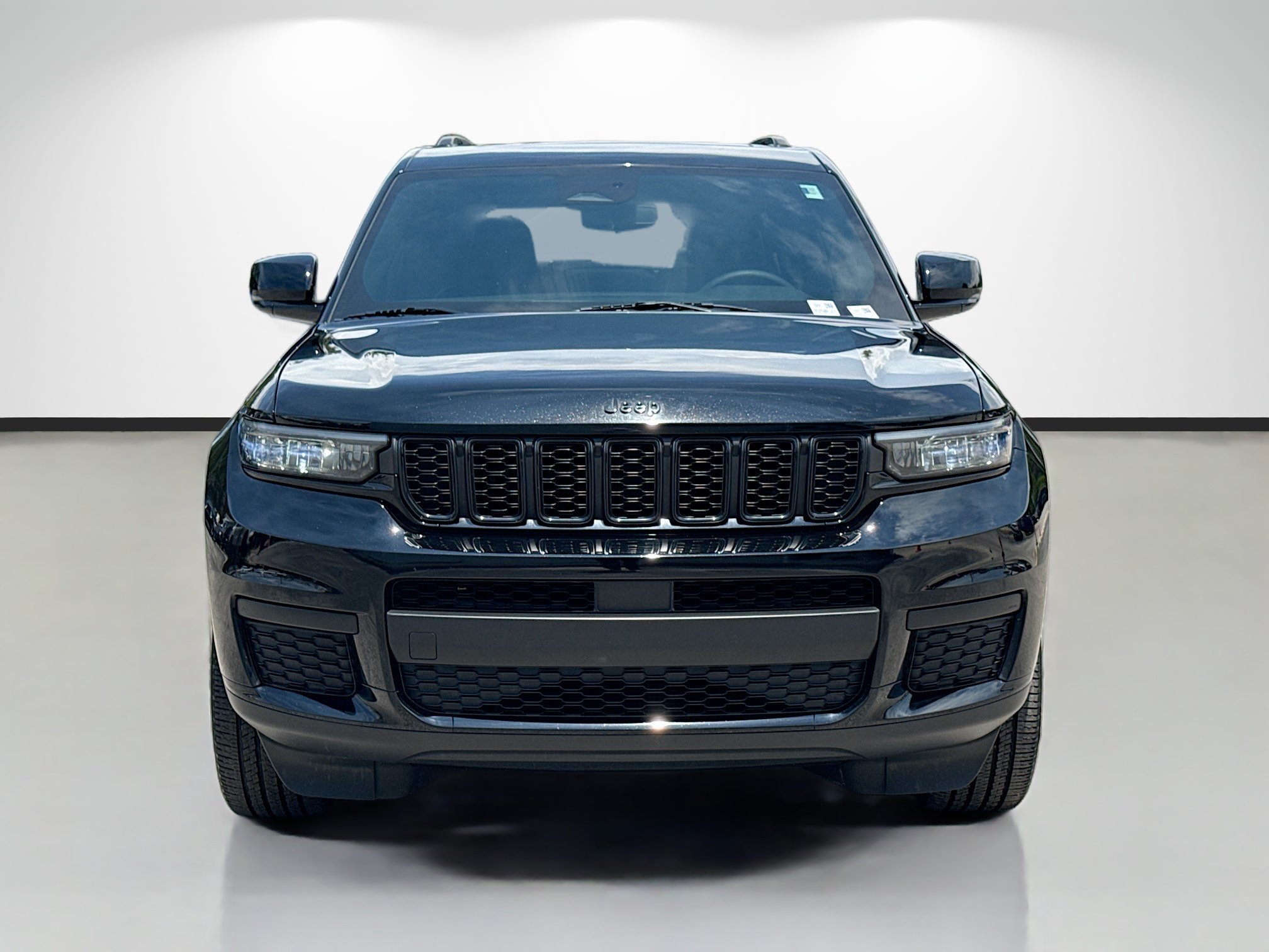 Used 2024 Jeep Grand Cherokee L Altitude AWD/4WD image 8