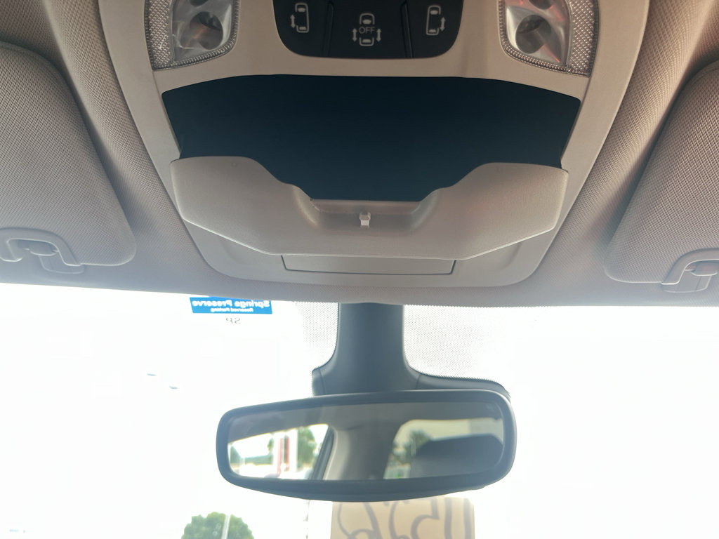 Used 2024 Chrysler Pacifica Touring-L FWD image 28