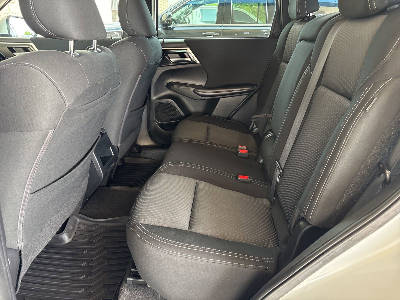 Used 2022 Mitsubishi Outlander ES AWD/4WD image 13