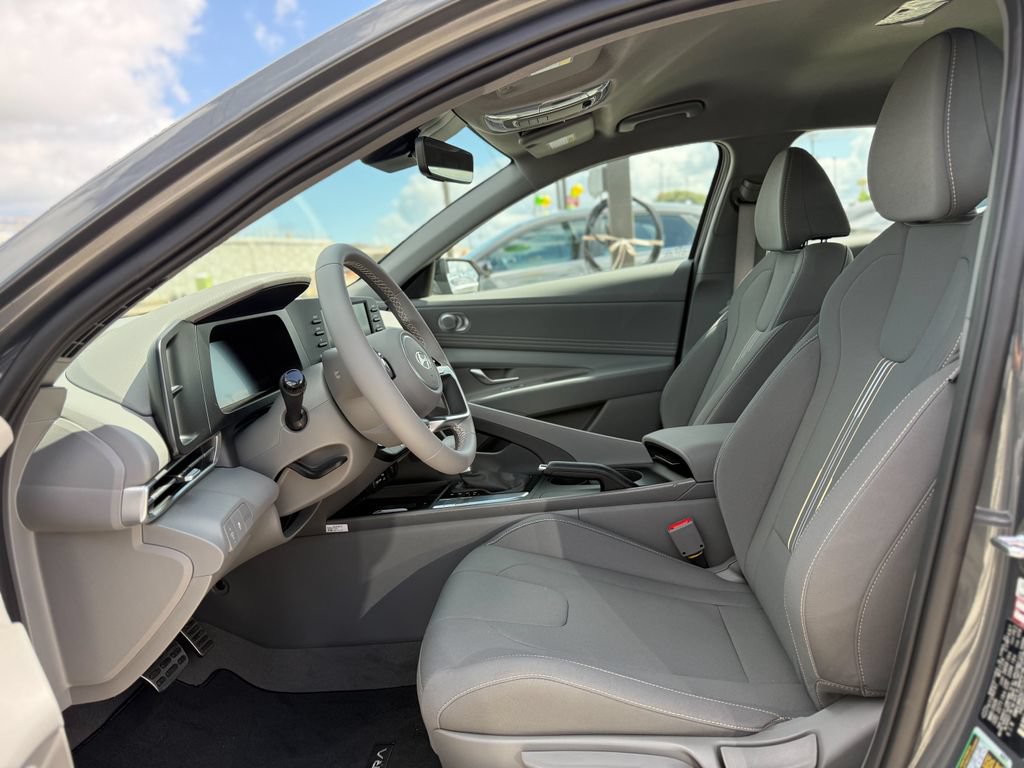 Used 2026 Hyundai Elantra SEL Sport Premium FWD image 12