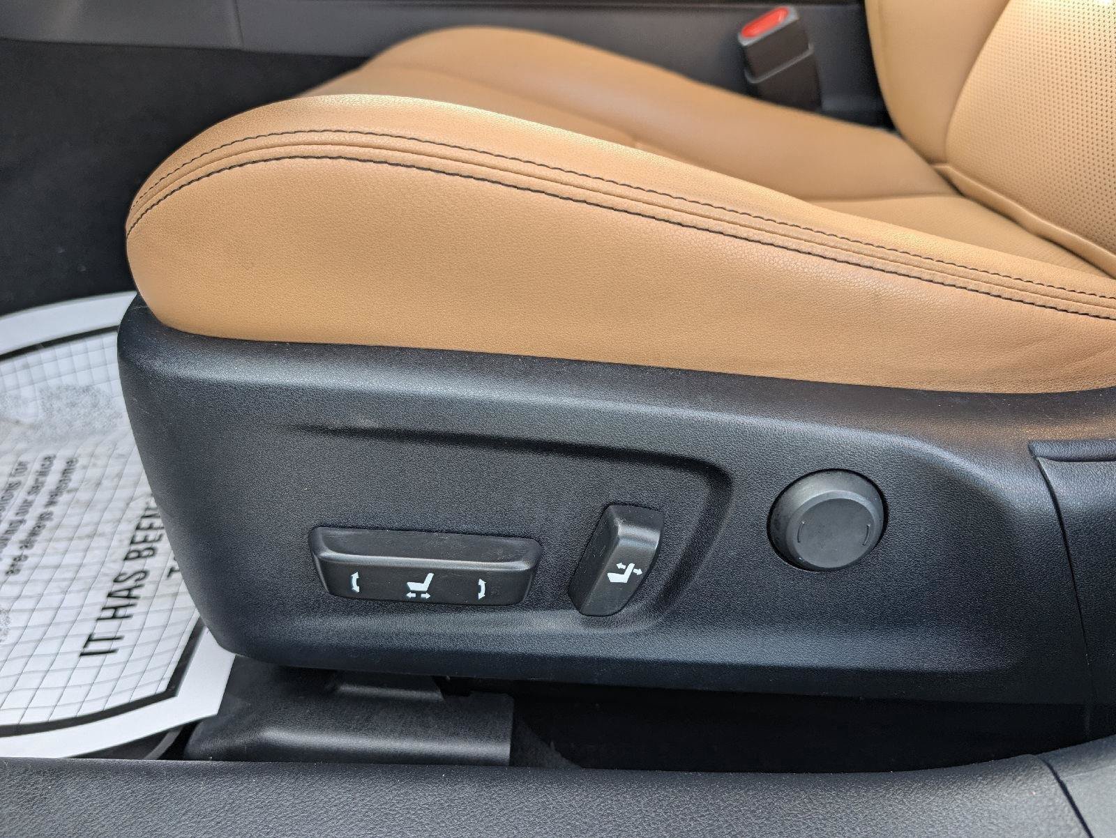 Used 2018 Lexus IS 300 AWD w/ Comfort Package image 8