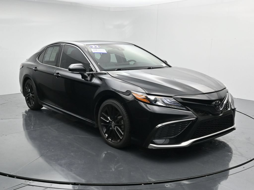 Used 2023 Toyota Camry XSE FWD image 2
