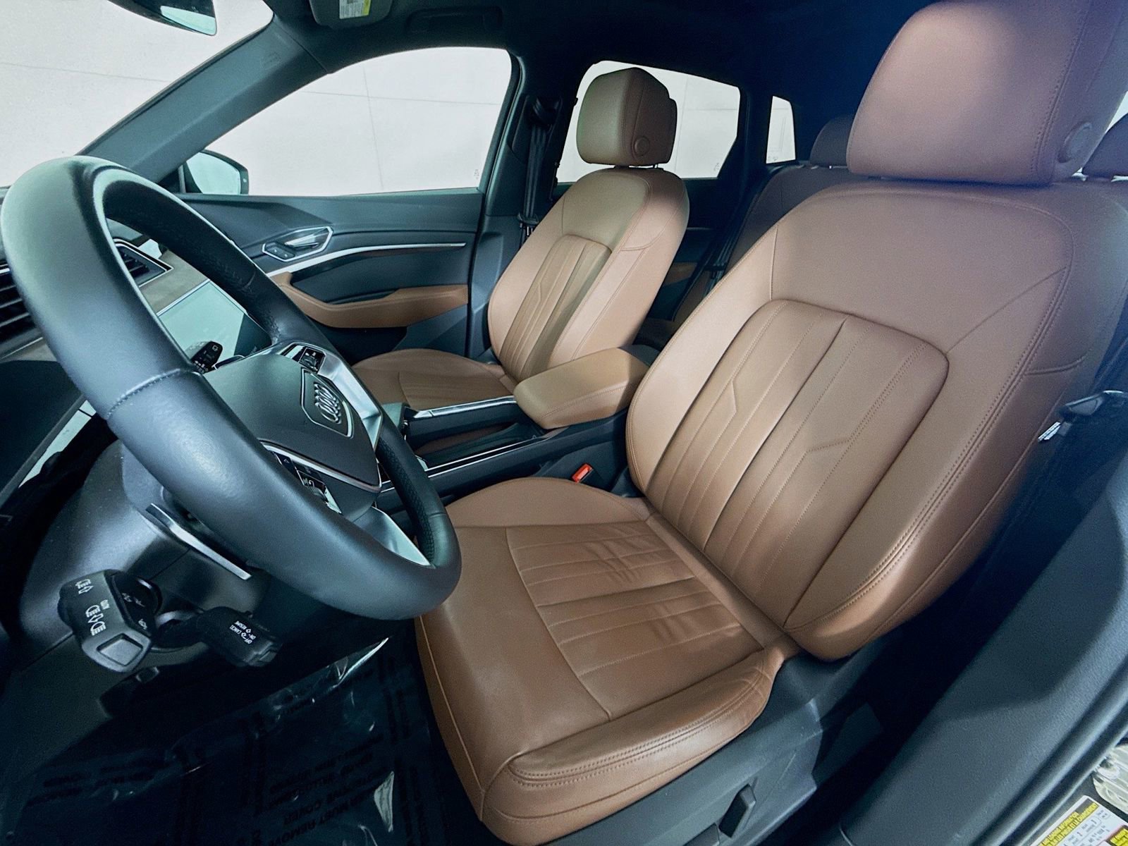 Certified 2023 Audi e-tron Premium w/ Convenience Plus Package image 5