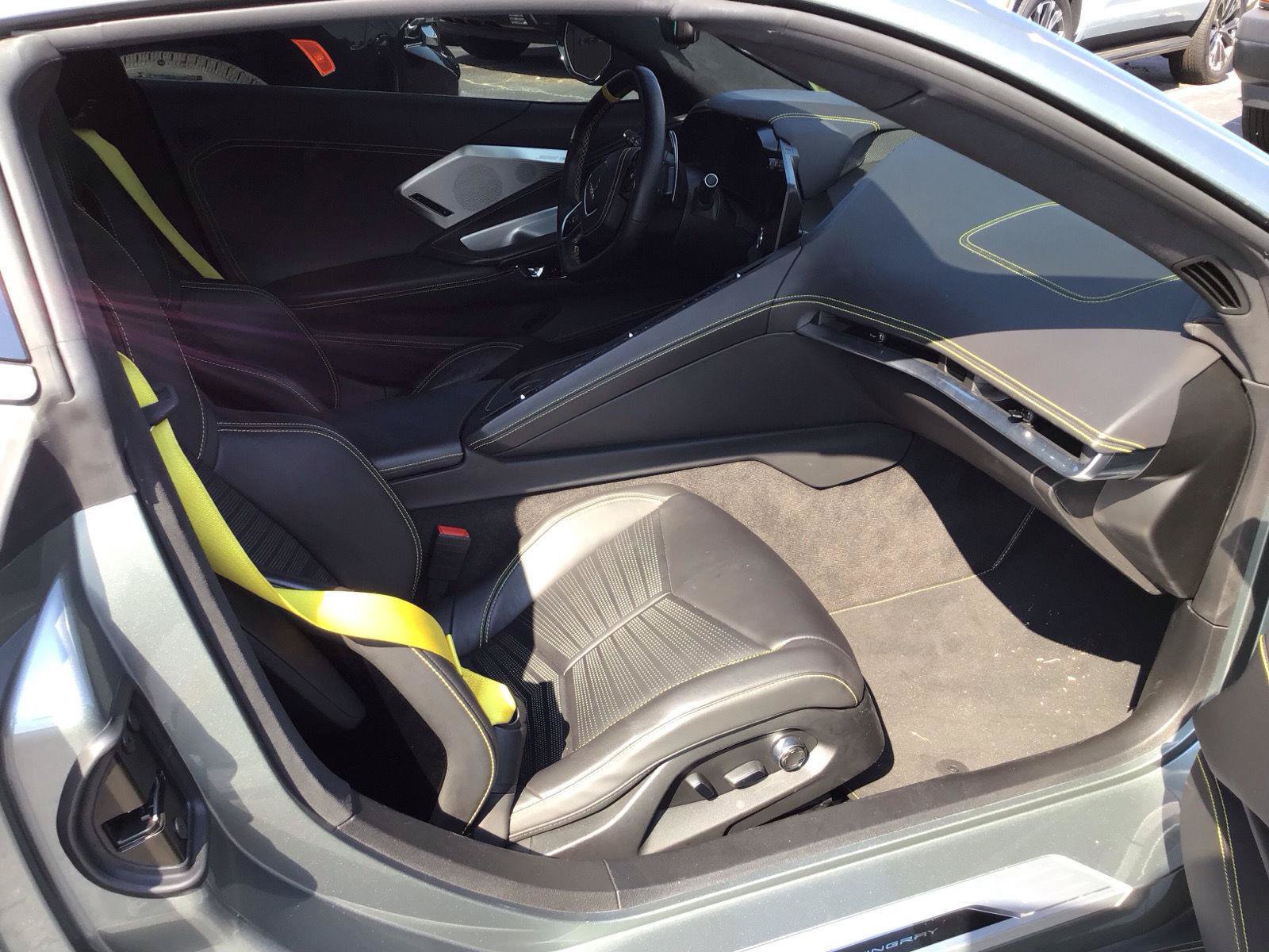Used 2022 Chevrolet Corvette Stingray Premium Cpe w/ Z51 Performance Package RWD image 6