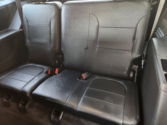 Used 2022 Chevrolet Traverse LS image 28