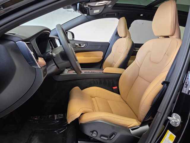 Used 2025 Volvo XC60 B5 Ultra w/ Protection Package Premier AWD/4WD image 8