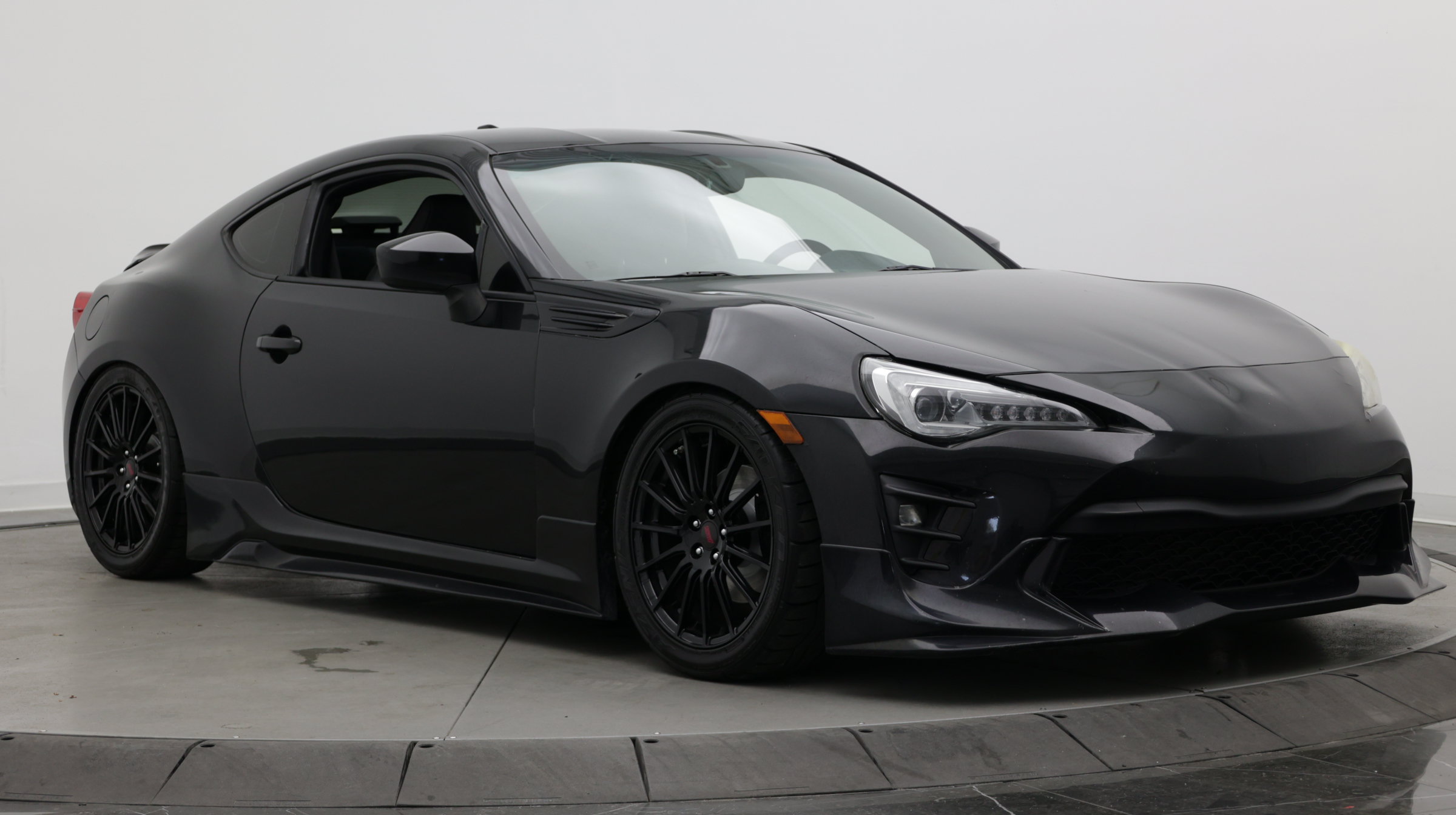 Used 2017 Subaru BRZ Limited w/ Popular Package #3 RWD image 3