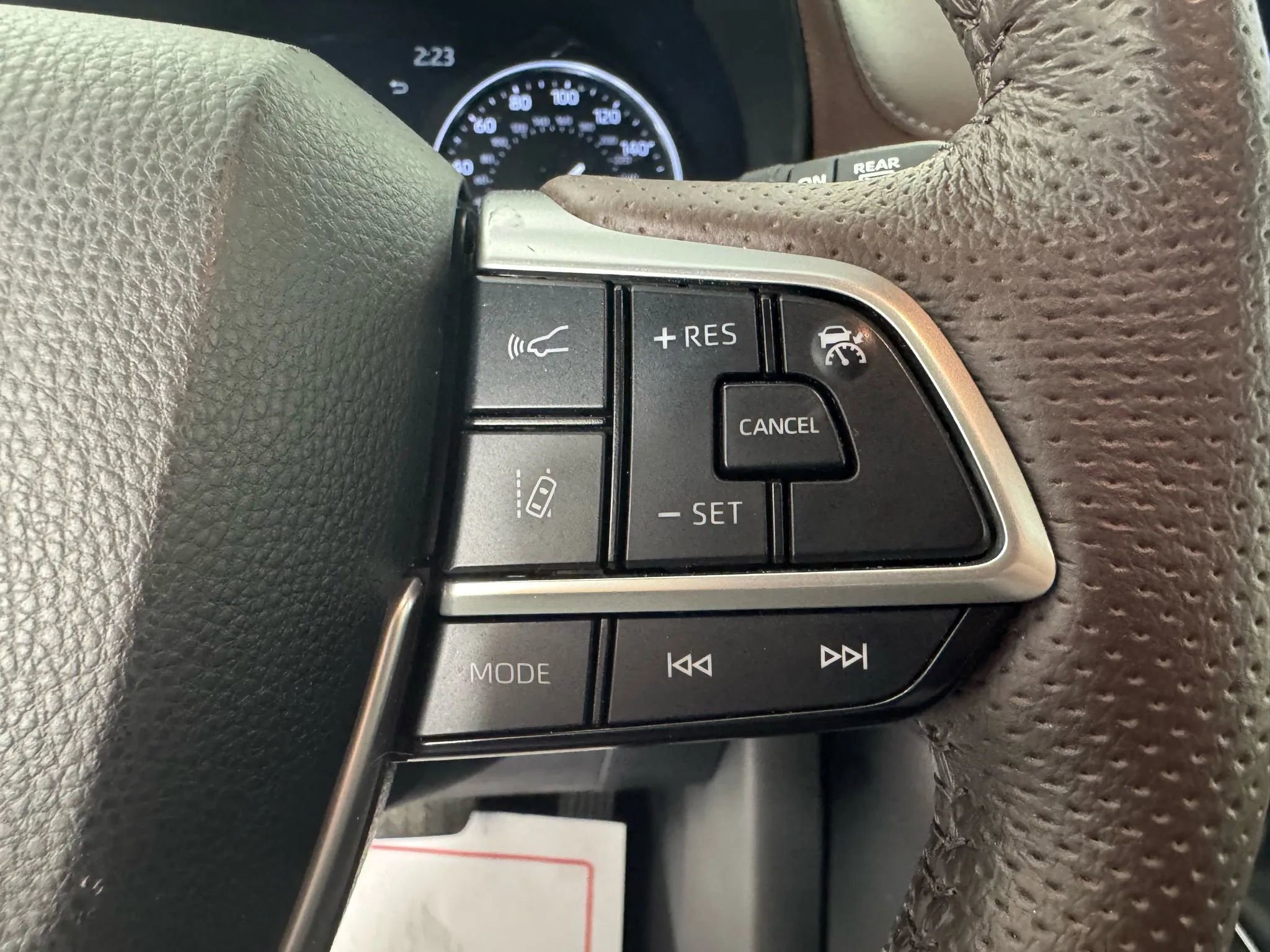 Used 2024 Toyota Sienna Platinum image 16
