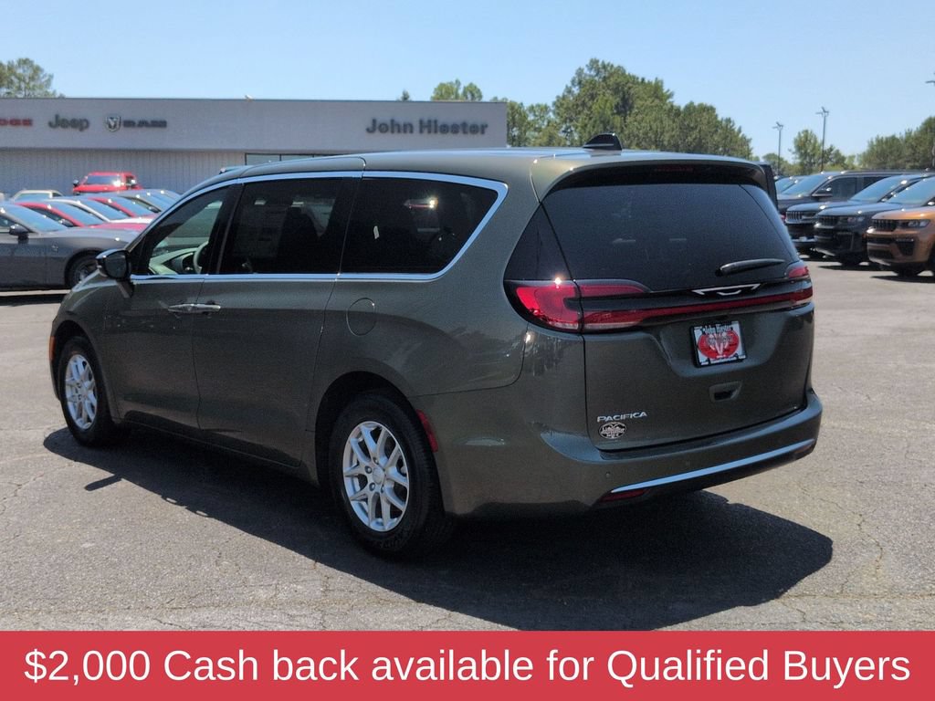 New 2027 Chrysler Pacifica Select FWD image 5
