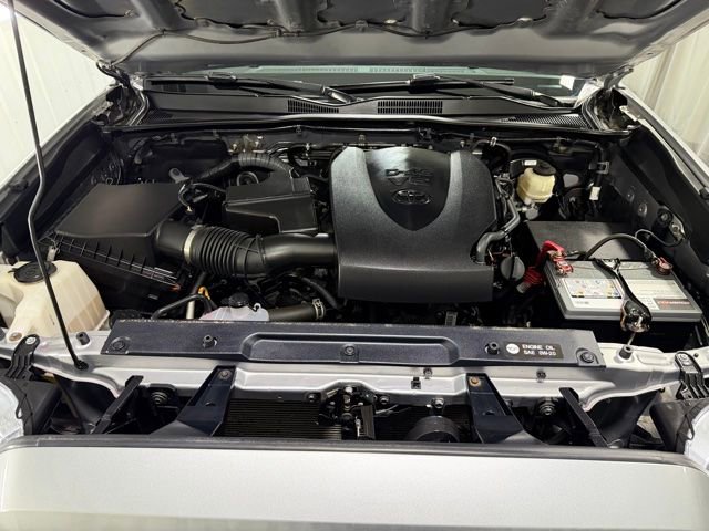 Used 2016 Toyota Tacoma SR5 w/ SR5 Appearance Package (SN) AWD/4WD image 21