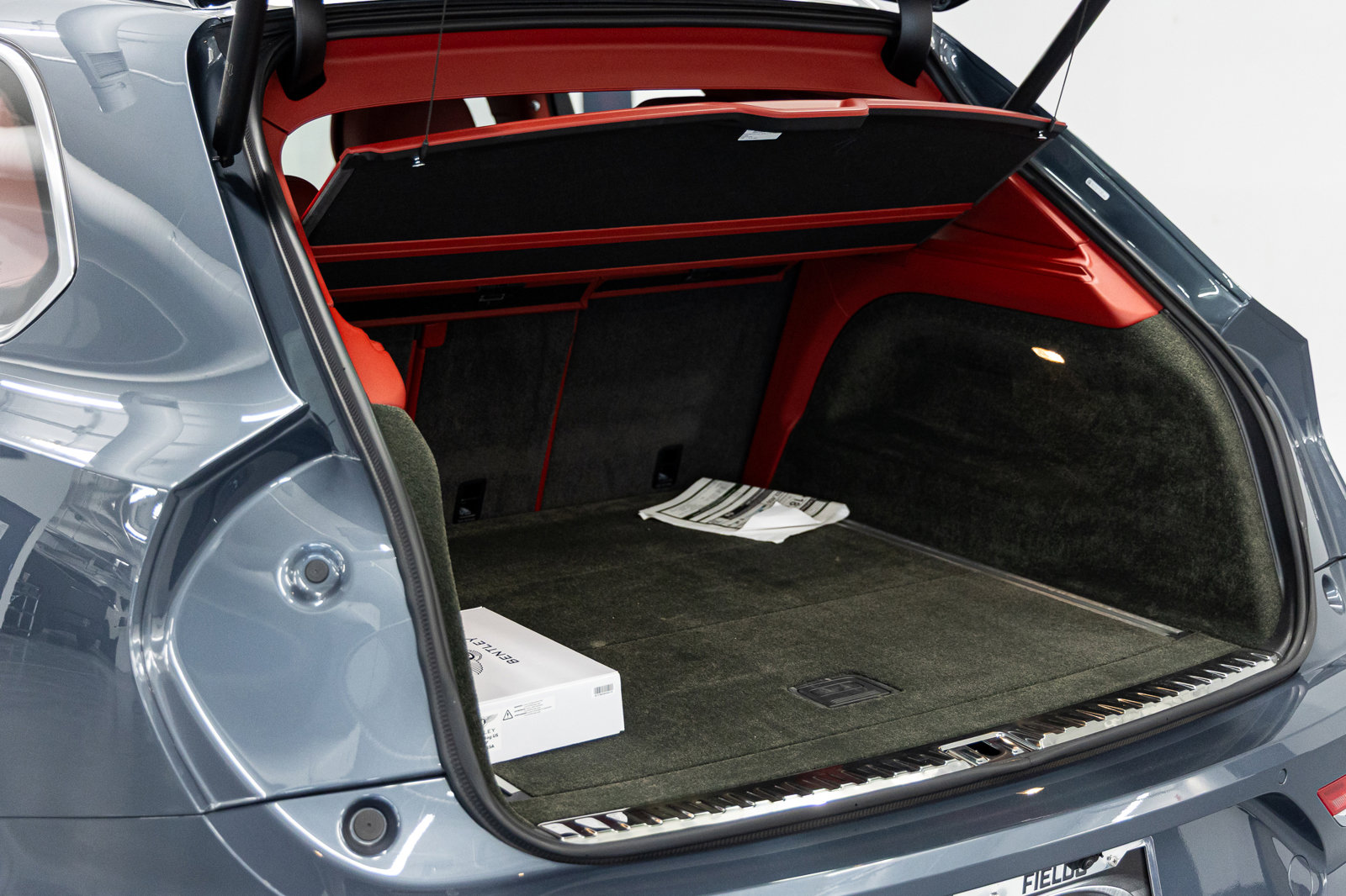 Used 2022 Bentley Bentayga image 21