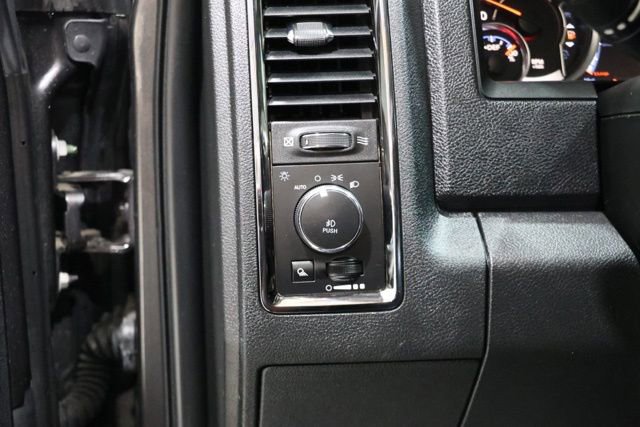 Used 2018 RAM 2500 Laramie w/ Sport Appearance Group AWD/4WD image 19