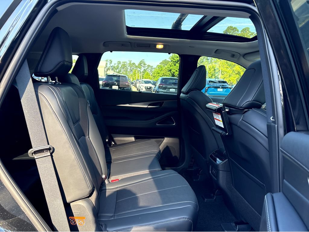 New 2025 INFINITI QX60 Luxe w/ Black Edition FWD image 13