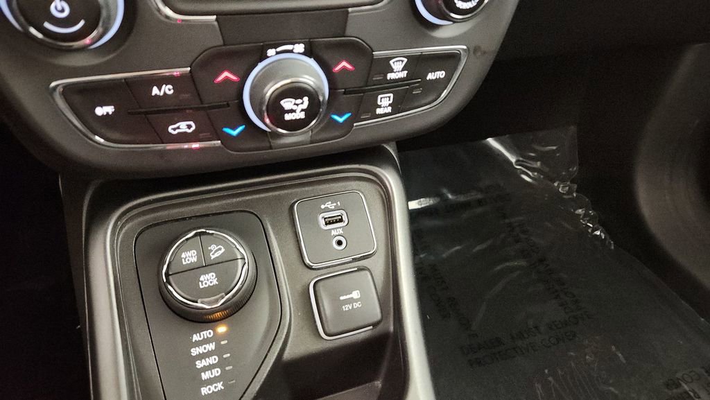 Used 2019 Jeep Compass Trailhawk image 18