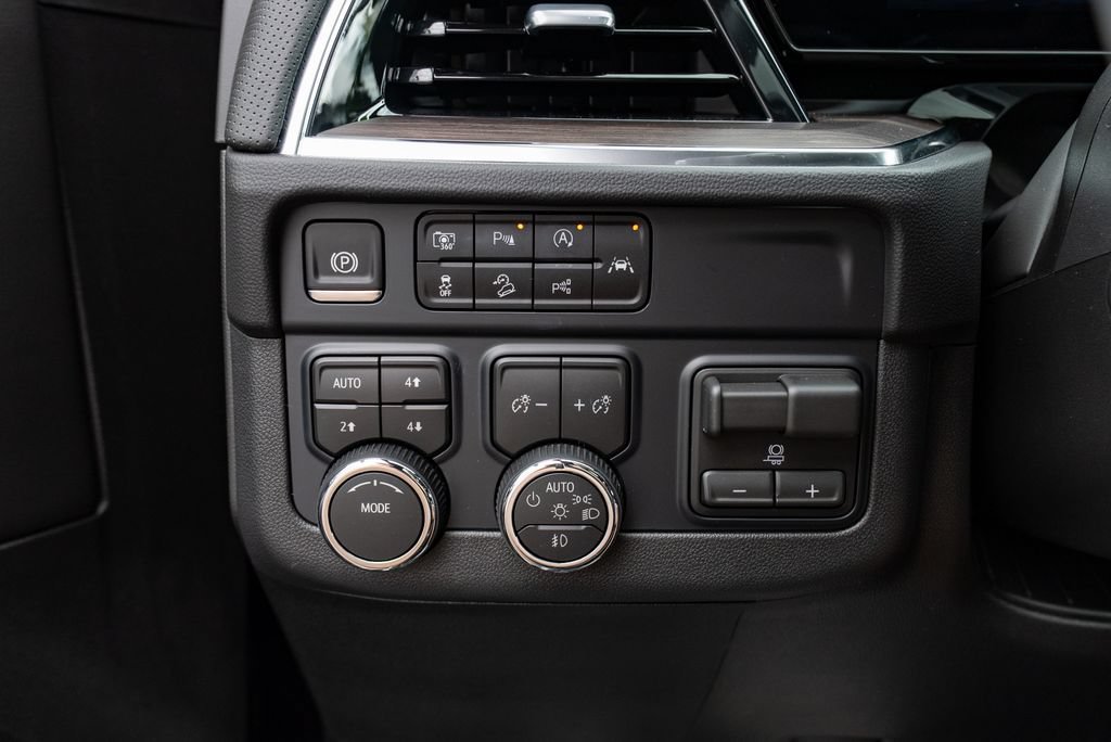 Used 2026 Chevrolet Tahoe Premier AWD/4WD image 20