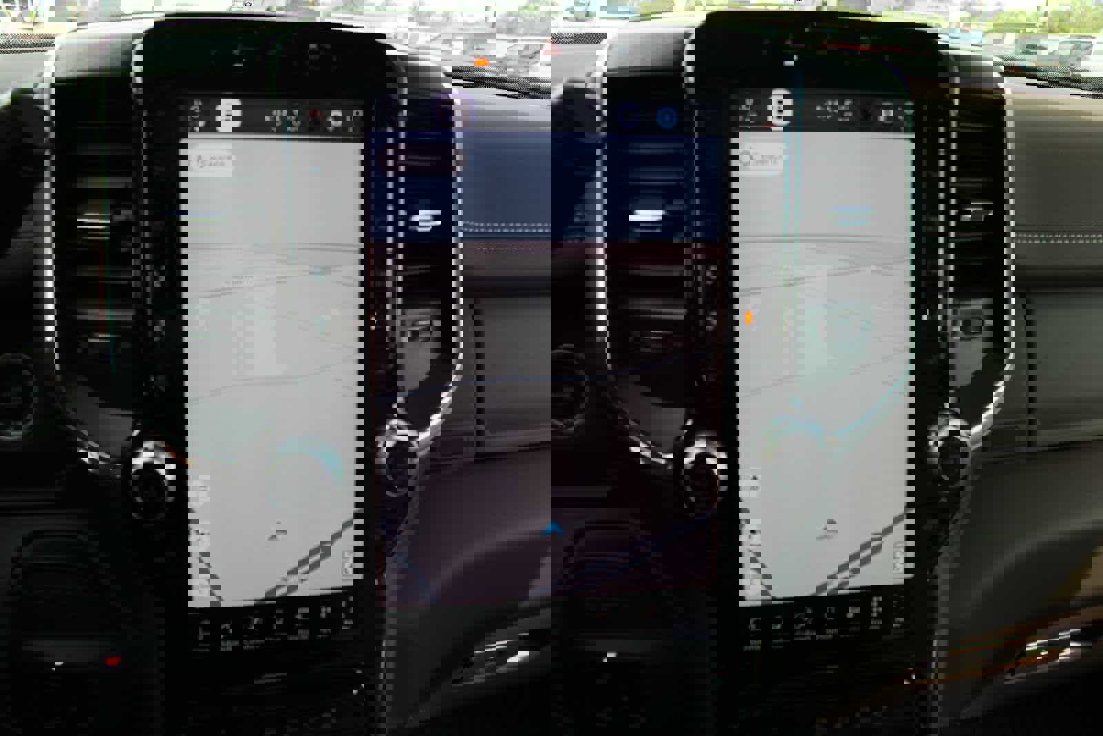 New 2025 RAM 3500 Laramie w/ Towing Technology Group image 34