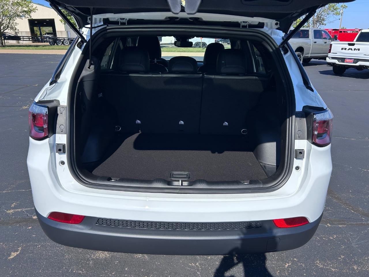New 2026 Jeep Compass Latitude w/ Quick Order Package 29K image 5