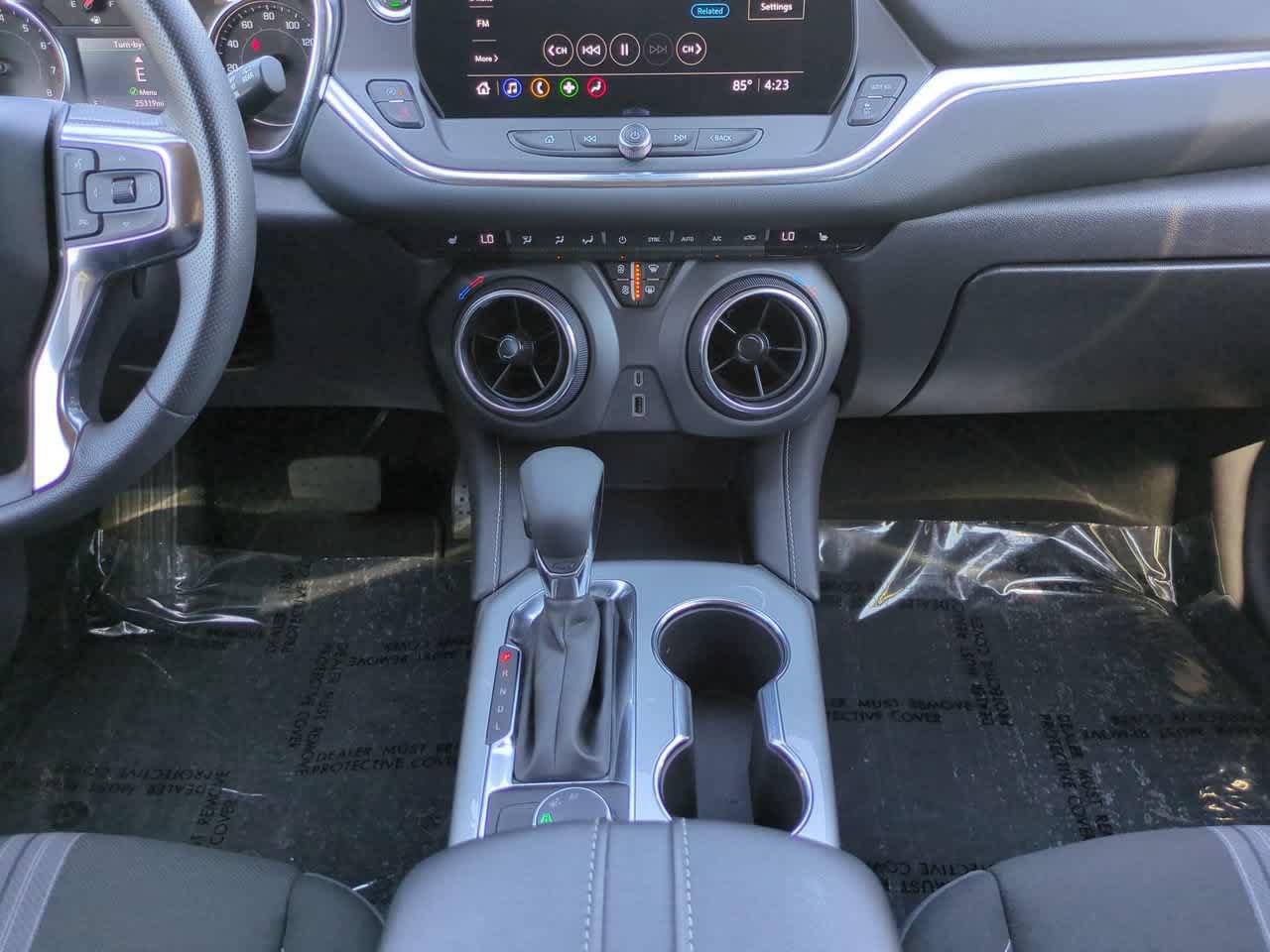 Used 2025 Chevrolet Blazer LT FWD image 18