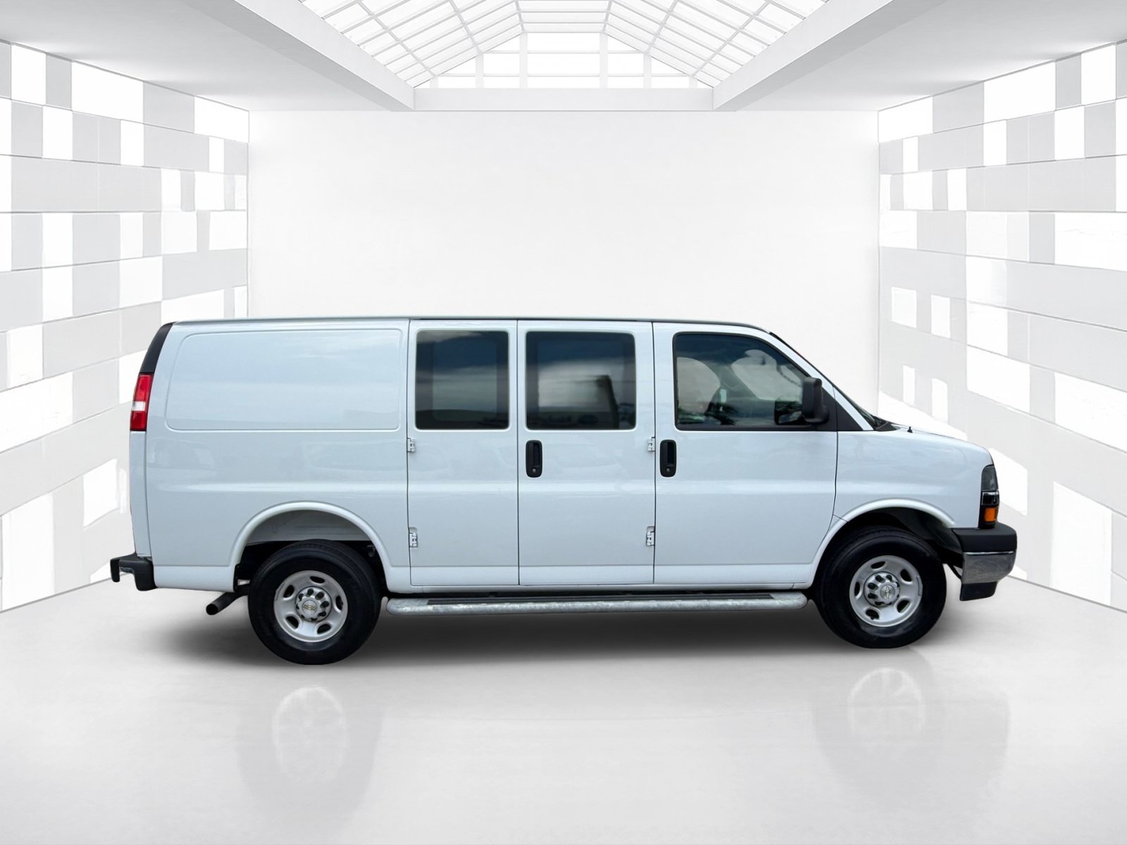 Used 2025 Chevrolet Express 2500 w/ Driver Convenience Package RWD image 8