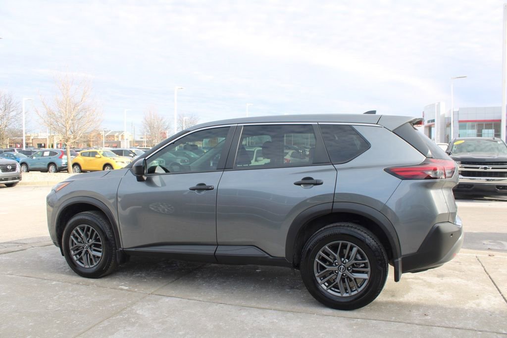Used 2023 Nissan Rogue S image 4