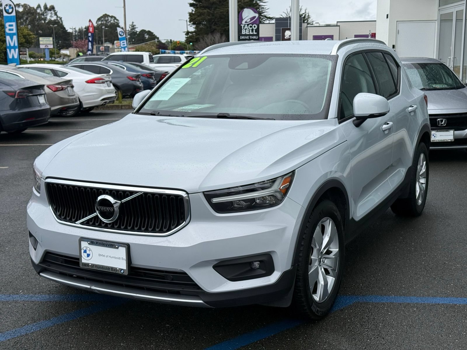 Used 2021 Volvo XC40 T5 Momentum AWD/4WD image 2