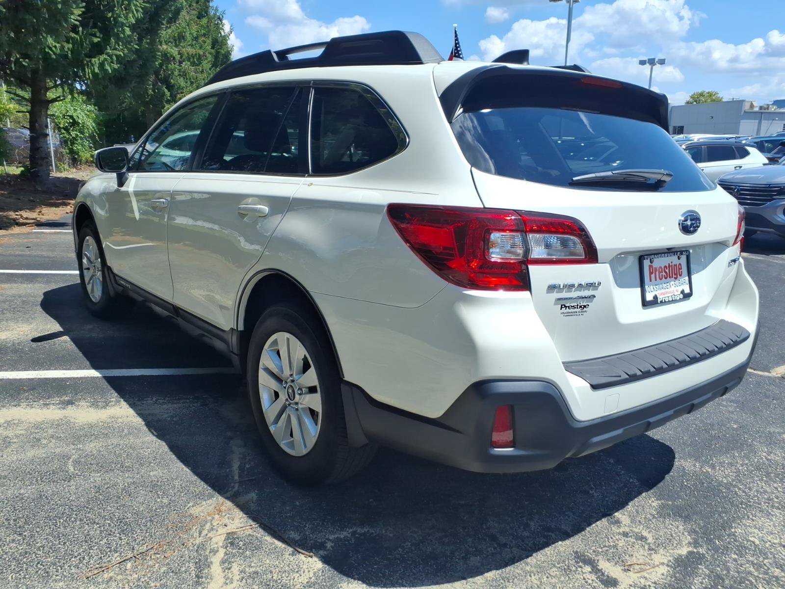 Used 2018 Subaru Outback 2.5i Premium AWD/4WD image 4