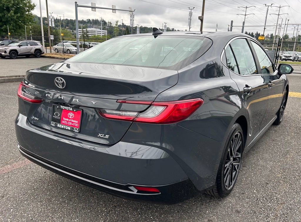 Used 2025 Toyota Camry XLE FWD image 5