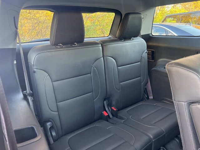 Used 2023 GMC Acadia SLT image 16