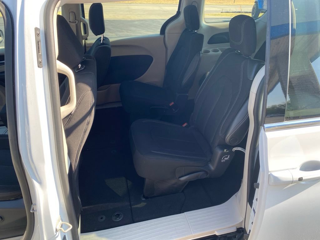 Used 2023 Chrysler Voyager LX FWD image 26
