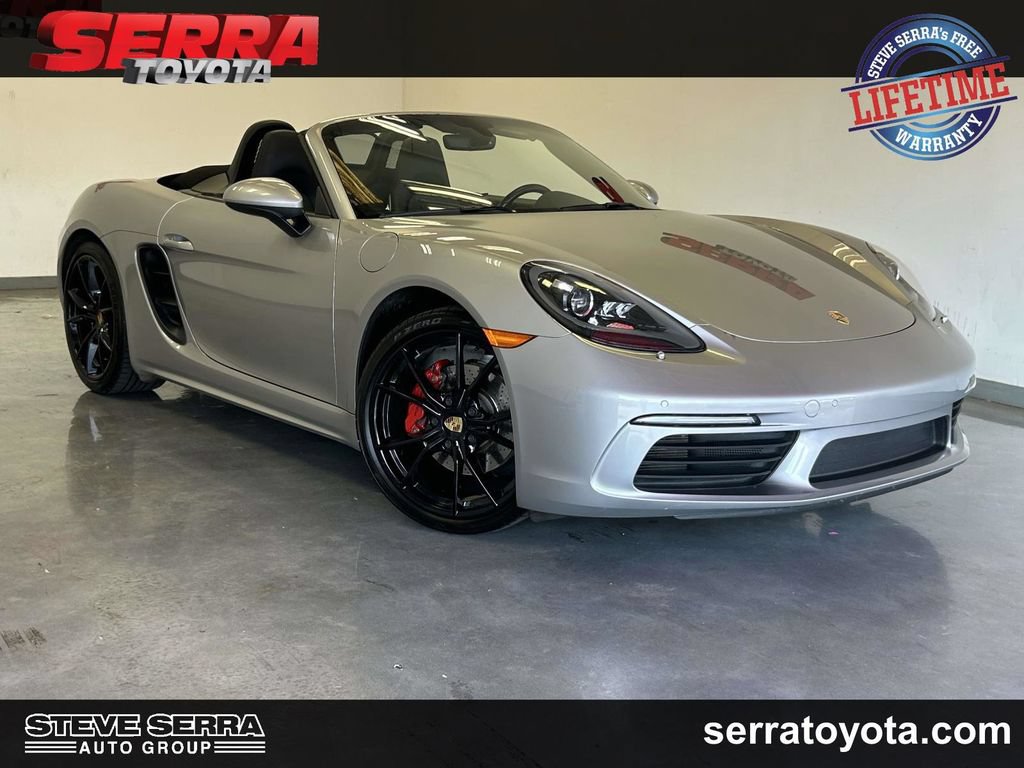 Used 2017 Porsche 718 Boxster RWD image 1